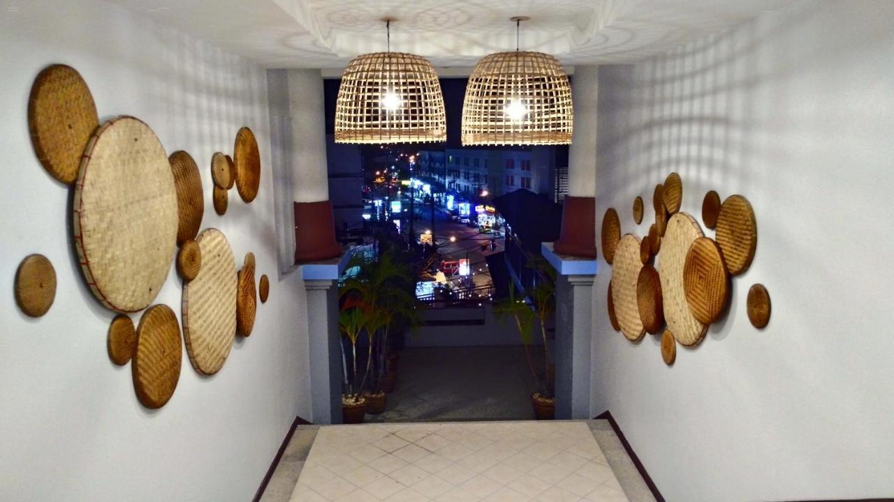 Auberge de jeunesse Bodega Phuket Patong (Adults Only) Extérieur photo