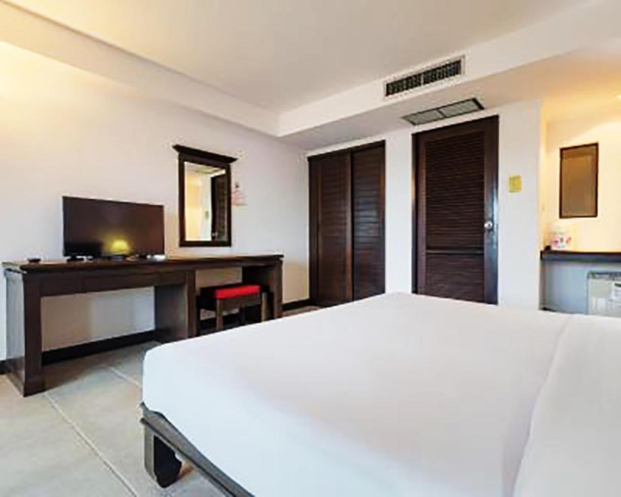 Auberge de jeunesse Bodega Phuket Patong (Adults Only) Extérieur photo